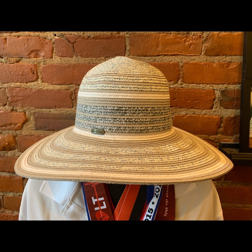 Sun hat - Picture 2 of 5